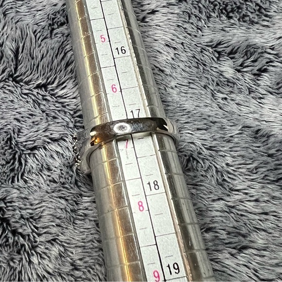 Sterling Onyx and Garnet Victorian Style Ring - Picture 7 of 10